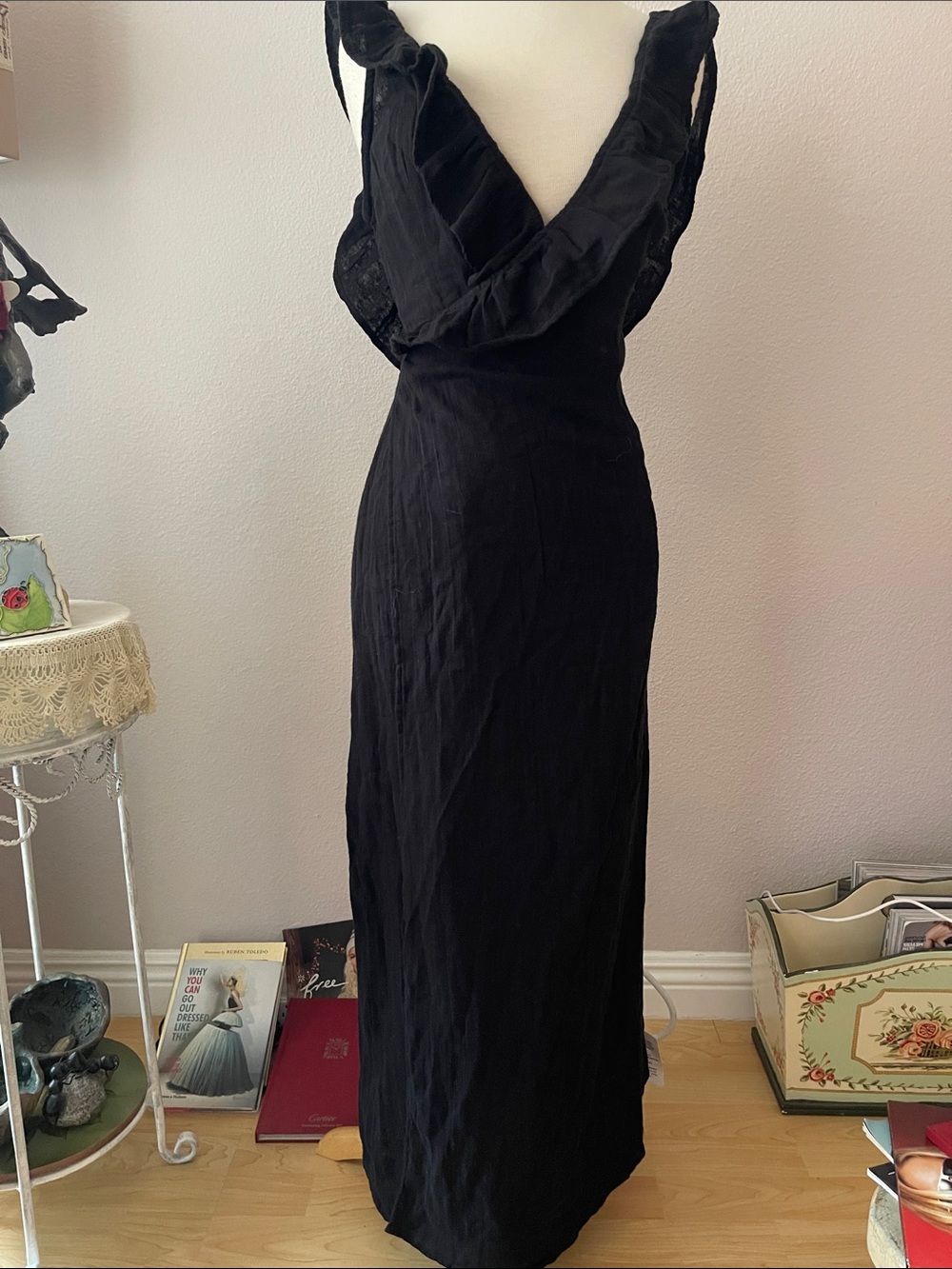 Elegant Black V-Neck Maxi Dress
